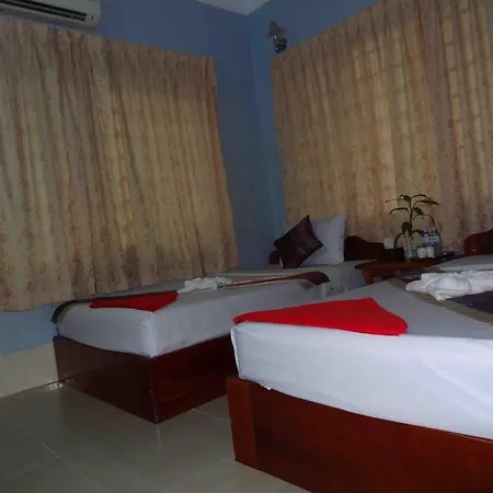 Damnak Riverside Hotel